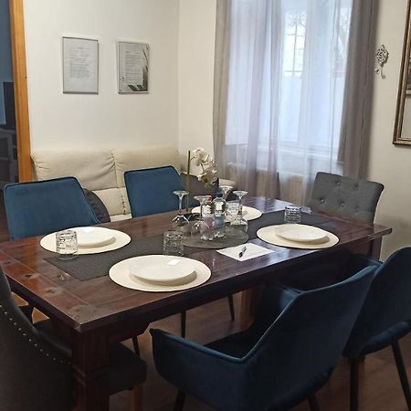 Varalja Apartman Tata Exterior photo